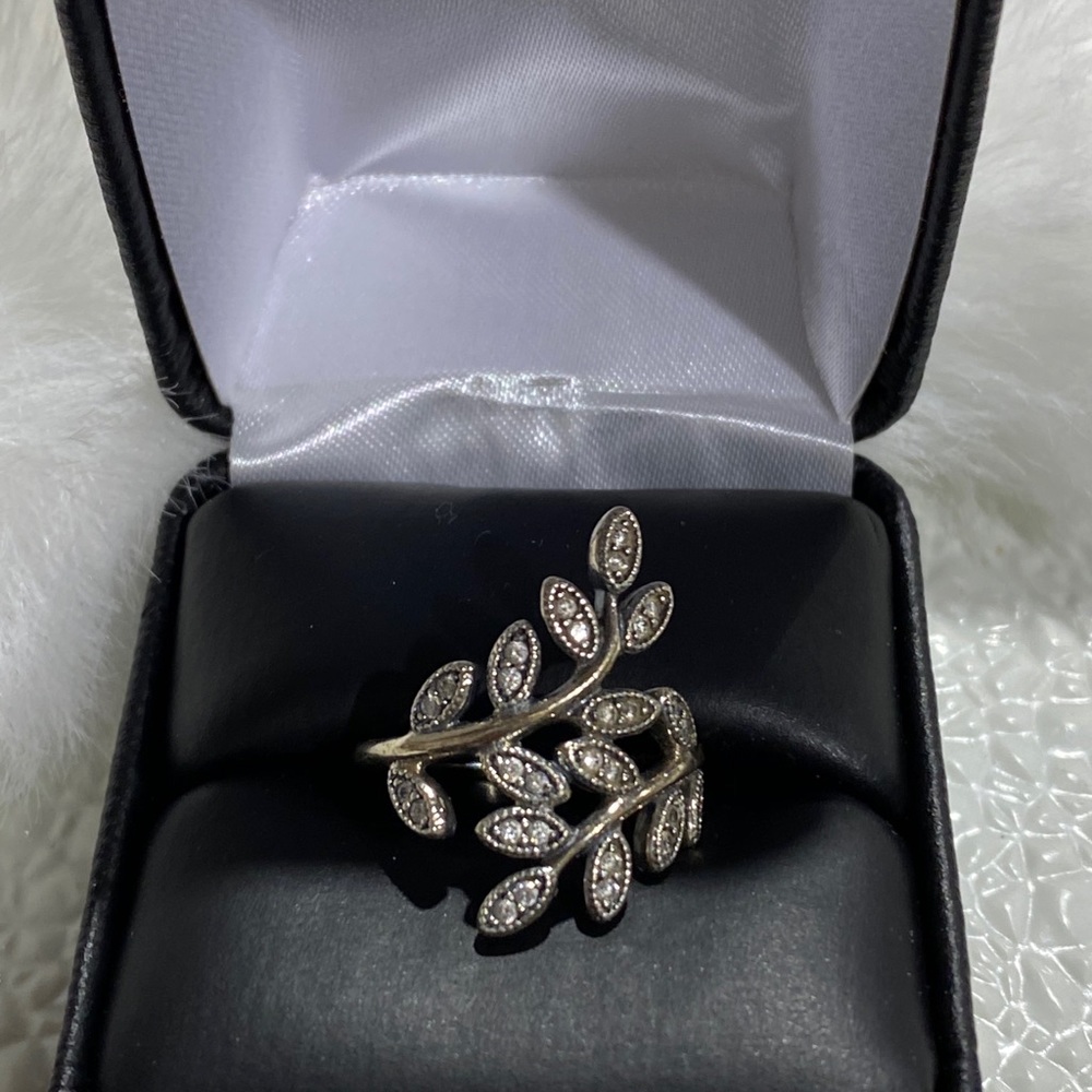 Pandora ring